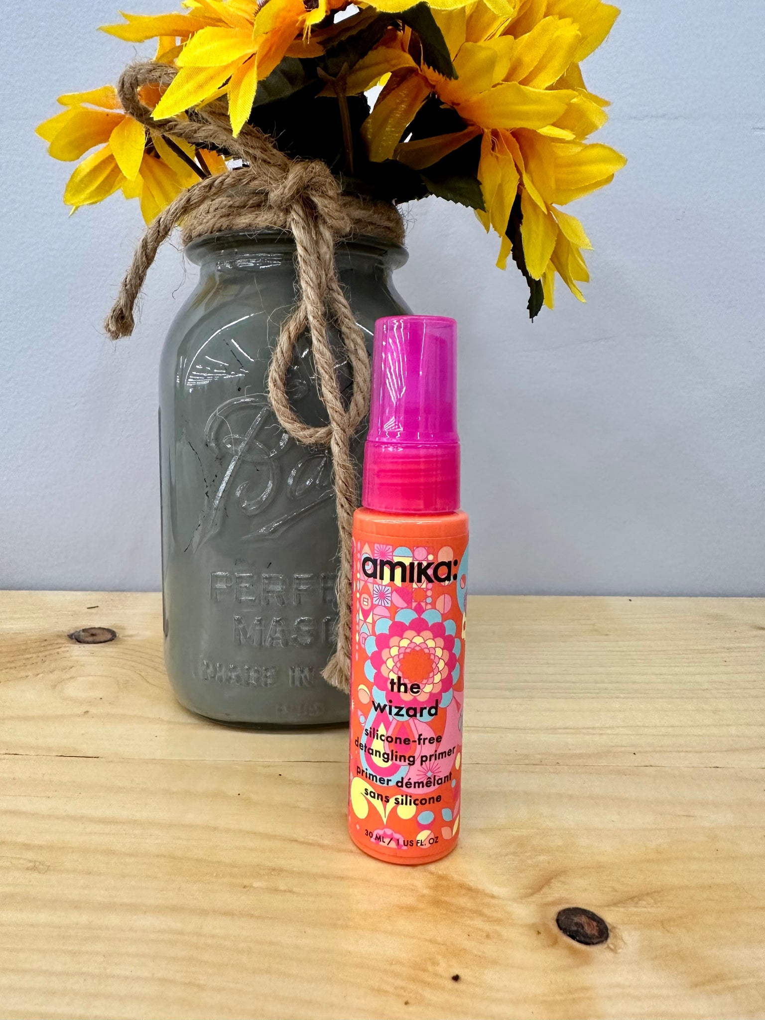 Amika The Wizard Detangling Primer 1 oz.