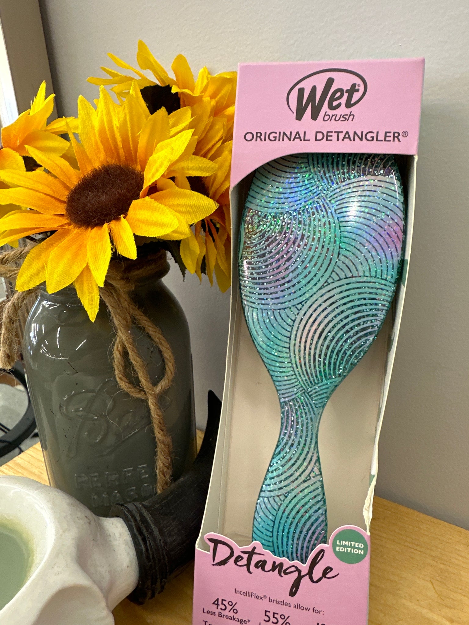 Wet Brush Blue Glitter Circle