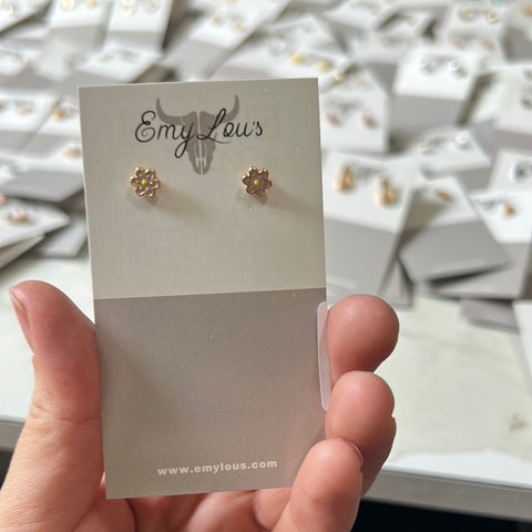 Simply Southern Small Daisy Stud
