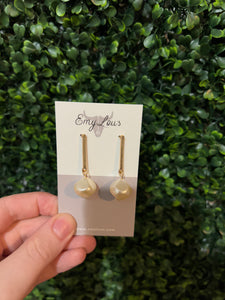 Simply Southern Gold & Pearl Straight Dangle