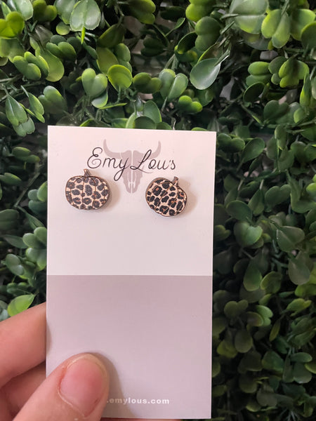 Pumpkin Studs