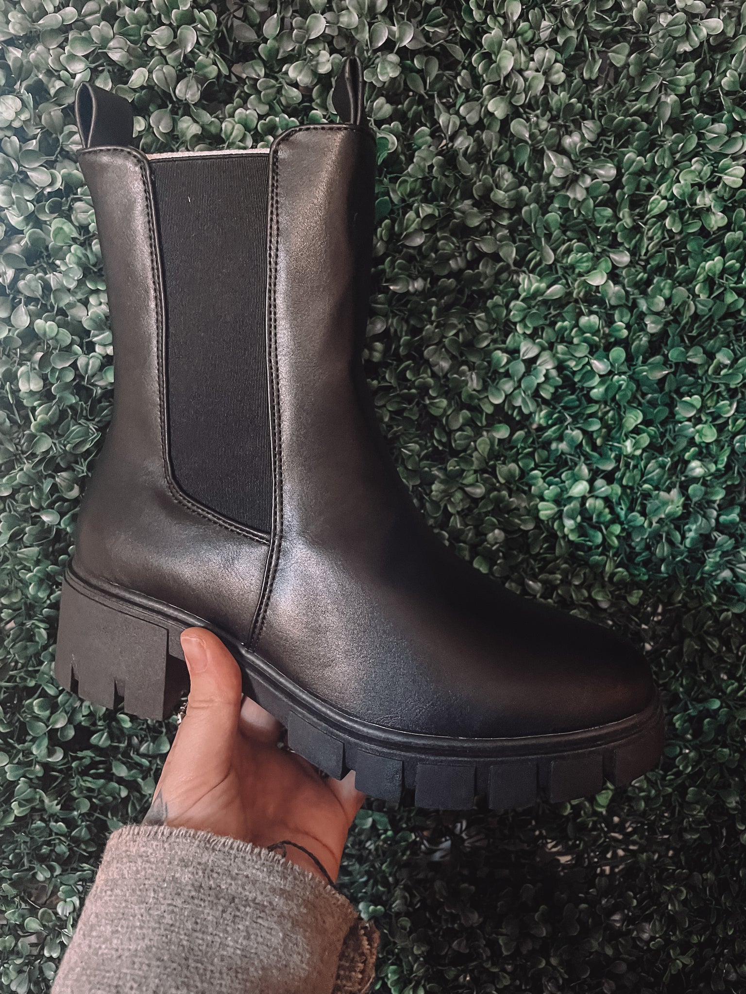 Womens Chunky Platform Chelsea Boots