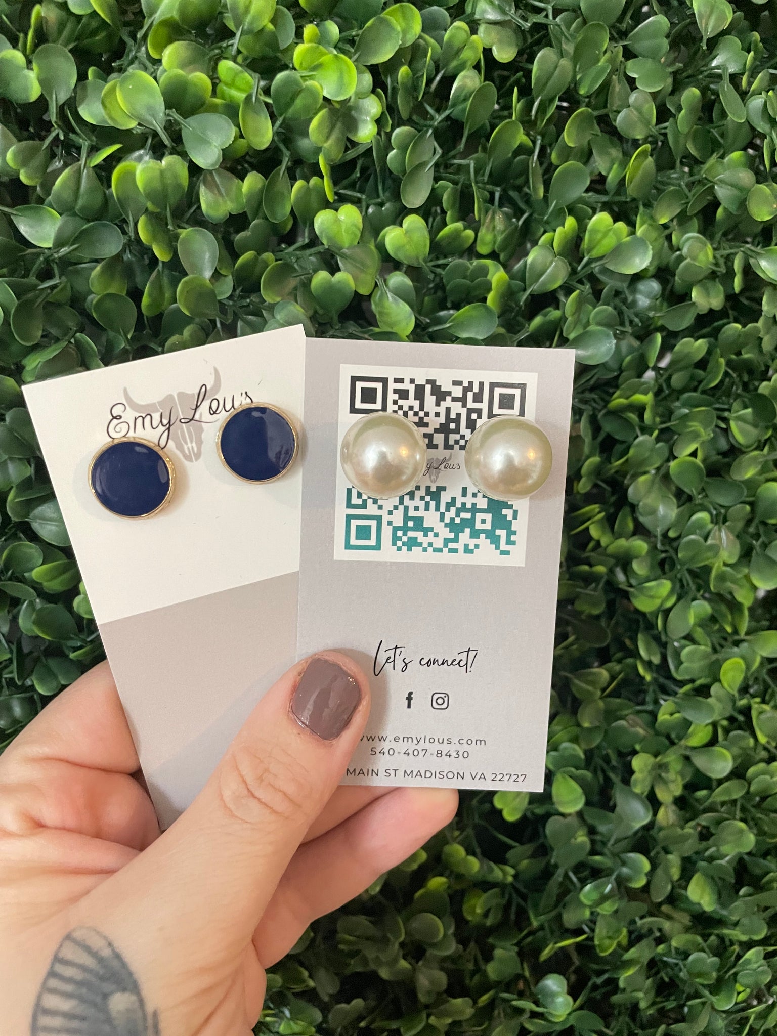 Navy Pearl Stud