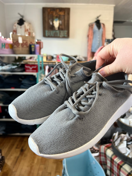 Trainers- Grey